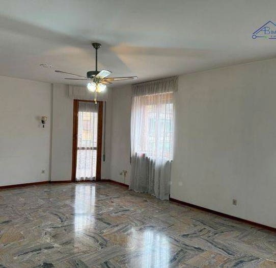 Appartamento con 6 locali in vendita in Via Pinan Cichero, Novi Ligure