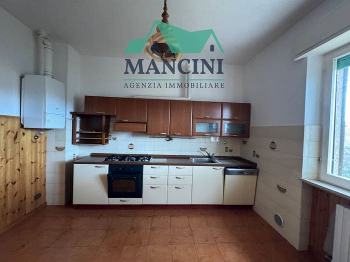 Appartamento con 5 locali in vendita in VIA CALABRIA, San Marcello Montelatiero, Jesi