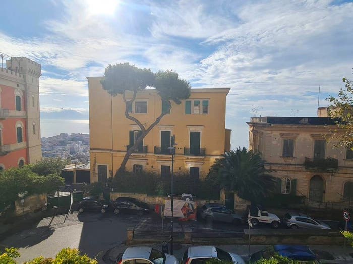 Appartamento con 5 locali in vendita in Via Luigia Sanfelice, Vomero, Napoli