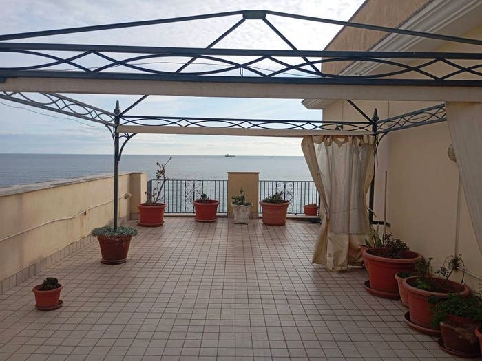 Appartamento con 6 locali in vendita in Via Appia Lato Napoli, Centro, Formia