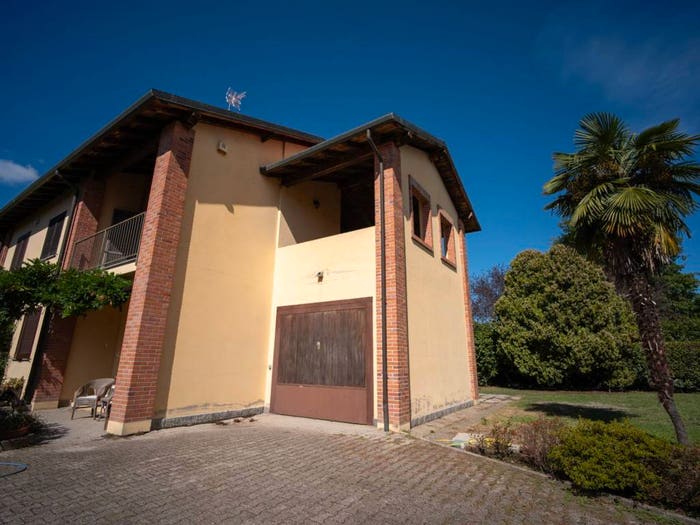 Casa quadrilocale in vendita in Via Francesco De Sanctis, Centro, Trecate