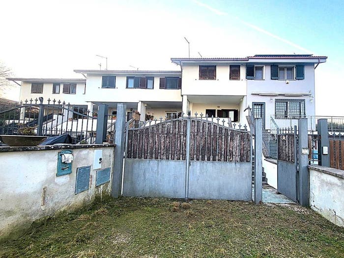 Casa quadrilocale in vendita in Strada Provinciale Valleranese, Fabrica di Roma