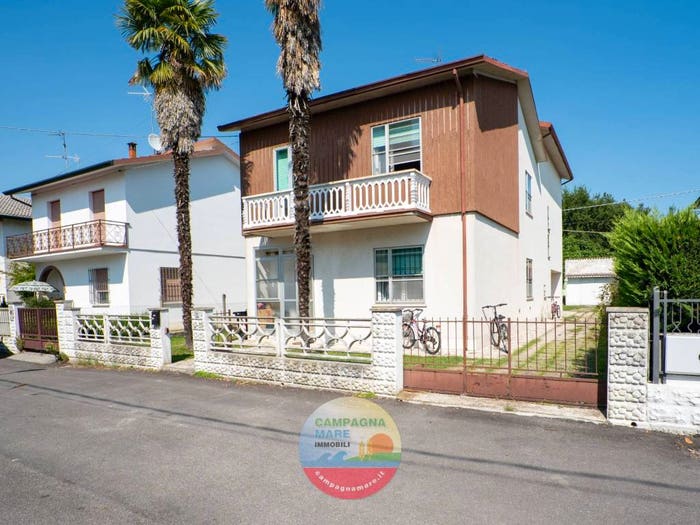 Casa con 6 locali in vendita in Via Settembre, Centro, Copparo