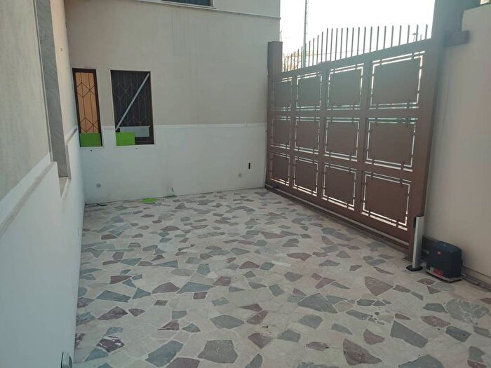 Appartamento con 5 locali in vendita in Via Mauro De Mauri, Piano Tavola, Belpasso