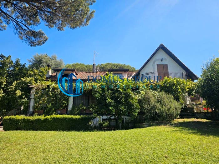 Casa con 6 locali in vendita in Via della Selvotta, Formello