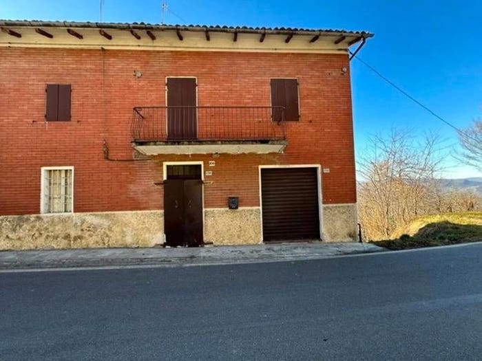 Casa con 6 locali in vendita in Via Dismano, Montese