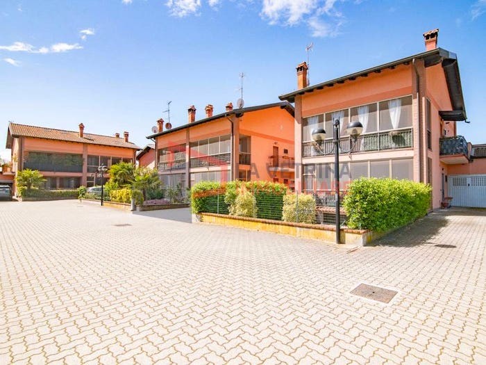 Appartamento quadrilocale in vendita in Via Laghetto, Turago Bordone, Giussago