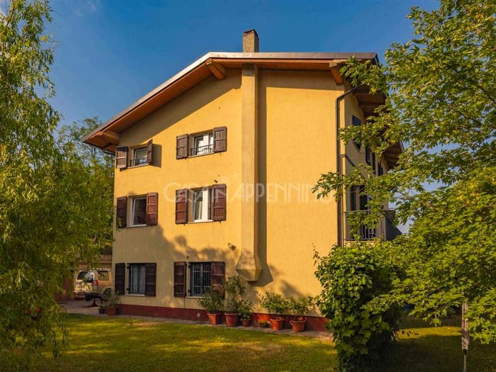 Casa con 6 locali in vendita in Polinago