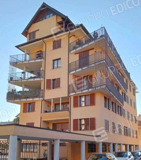 Appartamento quadrilocale in vendita in Via Monte Rosa, Piazza Santa Maria, Busto Arsizio
