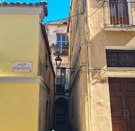 Appartamento quadrilocale in vendita in Via Giuseppe Raffaelli, Centro Storico, Catanzaro
