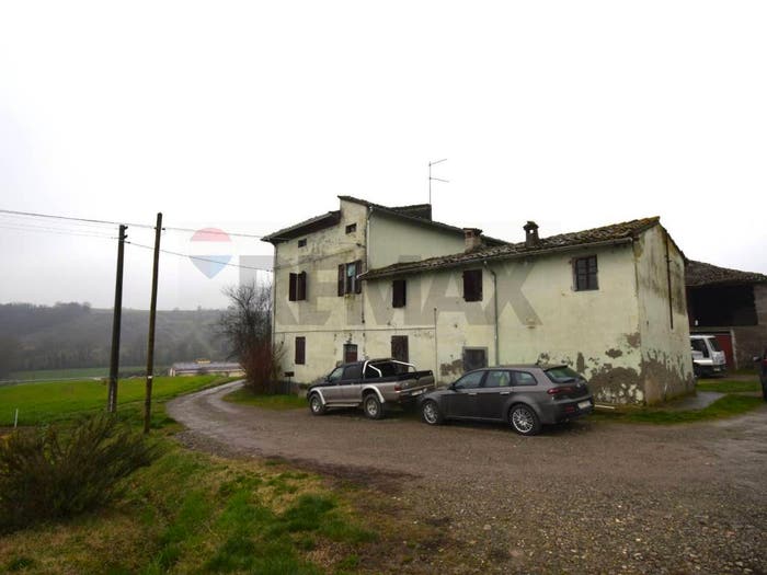 Appartamento con 6 locali in vendita in Via Varano, Noceto
