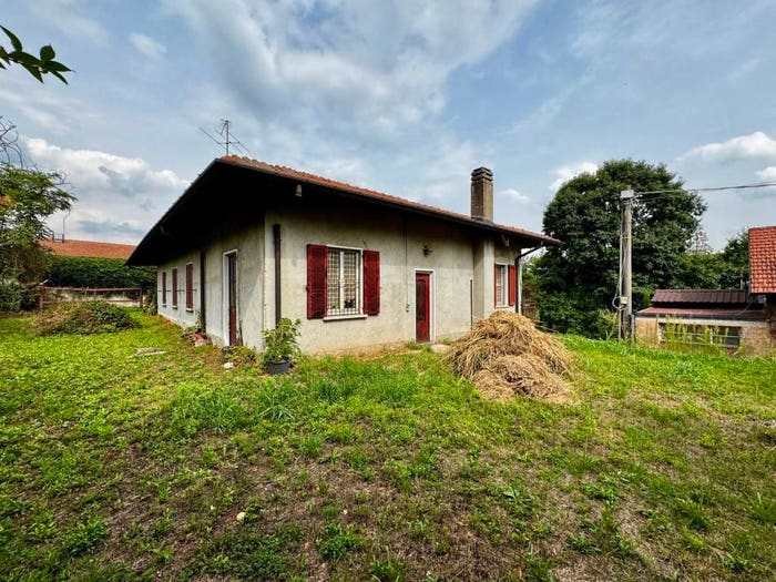 Casa con 6 locali in vendita in Via Gerbiasco, Mercallo