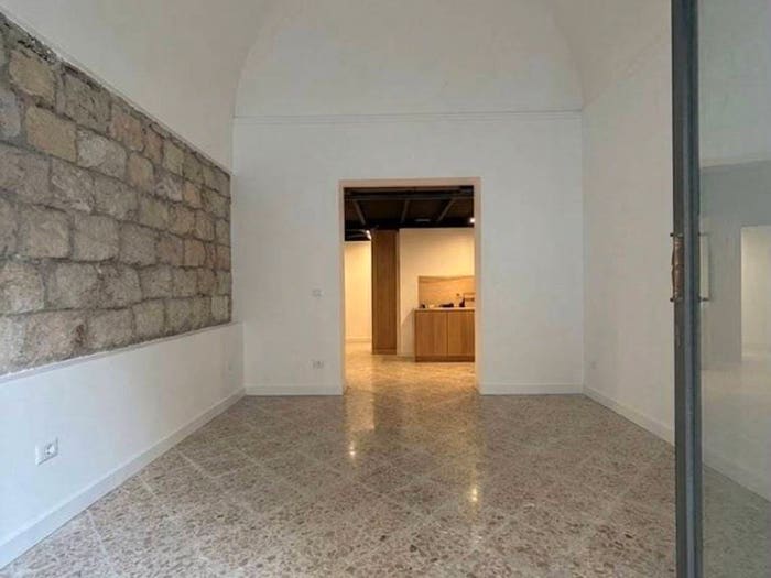 Appartamento trilocale in vendita in Via Cluverio, Zisa, Palermo