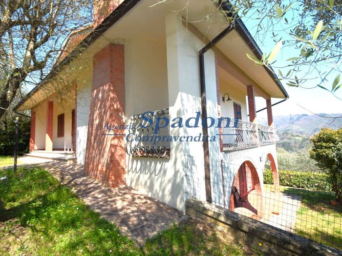 Casa con 6 locali in vendita in Via Giovan Battista Vico, Marliana