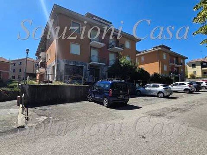 Appartamento quadrilocale in vendita in Via Mogge, Centro, Bosio