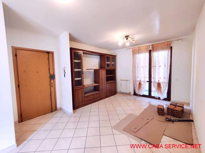 Appartamento quadrilocale in vendita in Piazza Cesare Battisti, Città, Montevarchi