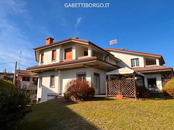 Casa con 5 locali in vendita in Via Antonio Carle, Confreria, Cuneo