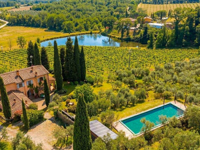 Appartamento con 6 locali in vendita in Centro, Bucine