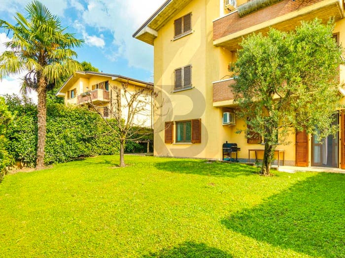 Appartamento trilocale in vendita in Via Aldo Moro, Mozzate