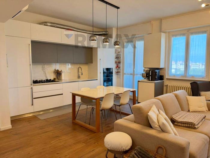Appartamento trilocale in vendita in Via Villoresi, Centro, Bollate