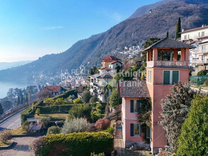 Casa con 6 locali in vendita in Via per Roano, Moltrasio