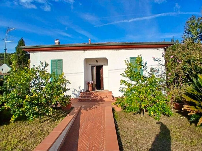 Casa trilocale in vendita in via Romagnano, Romagnano, Massa