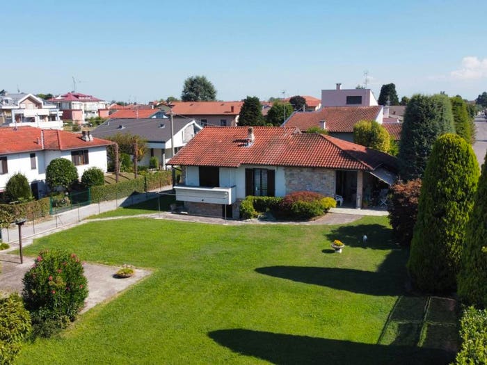 Casa quadrilocale in vendita in Via Giuseppe Ungaretti, Centro, Casirate d'Adda