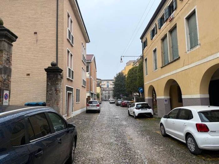 Casa con 6 locali in vendita in Piazzetta Ippolito Nievo, Santa Sofia Altinate, Padova