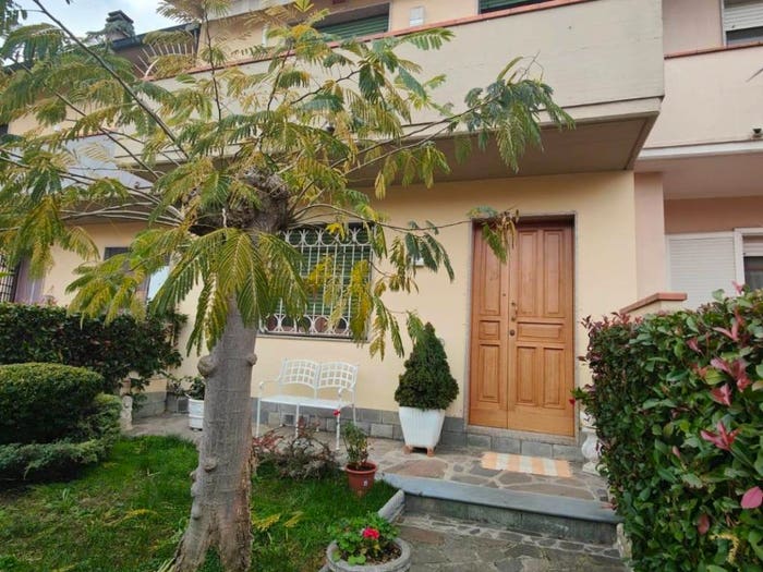 Casa con 6 locali in vendita in Lazzeretto, Cerreto Guidi