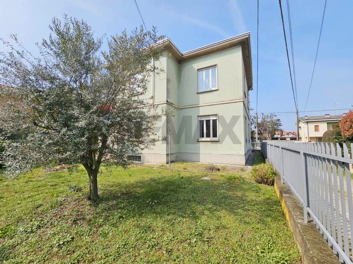 Casa con 6 locali in vendita in VIA XXIV MAGGIO, Centro, Lonate Pozzolo