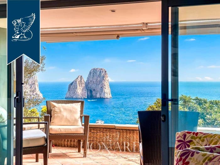 Casa con 6 locali in vendita in Capri