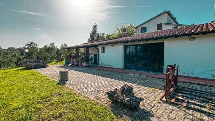 Casa con 6 locali in vendita in vocabolo carzaconte, Magliano Sabina