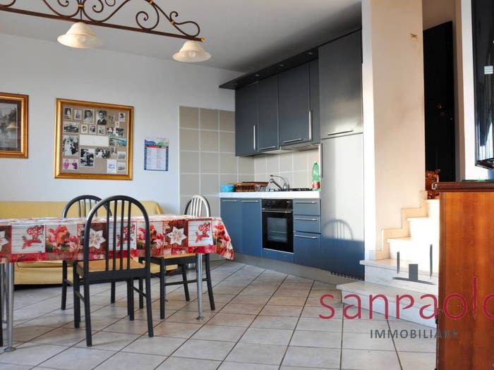 Appartamento trilocale in vendita in Via Maone e Casello, Centro, Montale