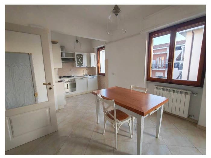 Appartamento quadrilocale in vendita in Viale XX Settembre, Avenza, Carrara