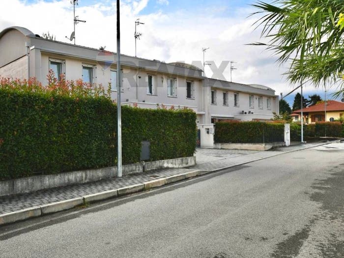 Casa quadrilocale in vendita in VIA Fogazzaro, Besnate