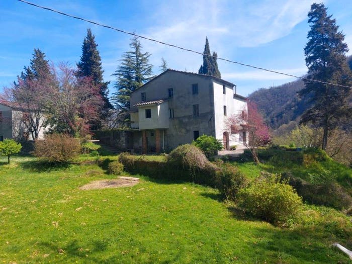 Casa con 6 locali in vendita in Borgo a Mozzano