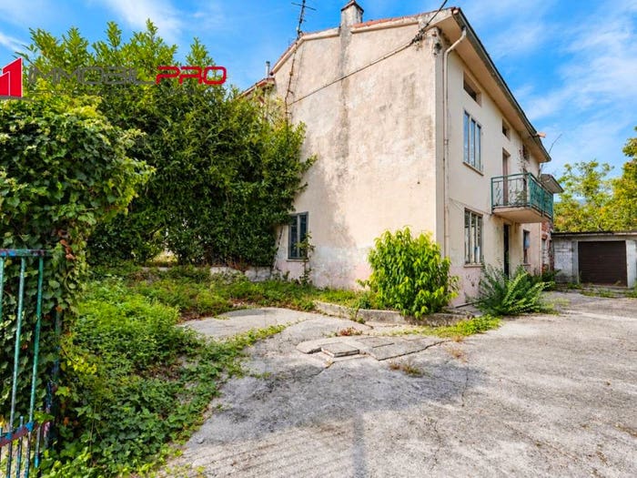 Casa quadrilocale in vendita in Via Valdaro, Carrè