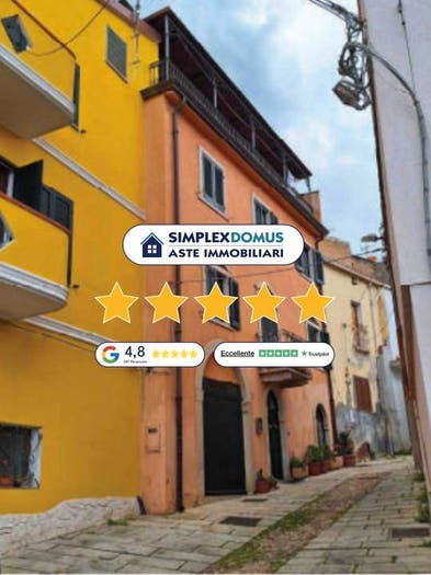 Appartamento con 6 locali in vendita in via del Gigilio, Bono