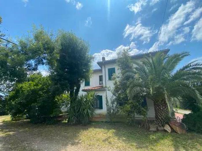 Casa con 6 locali in vendita in Saturnia No Number, Manciano