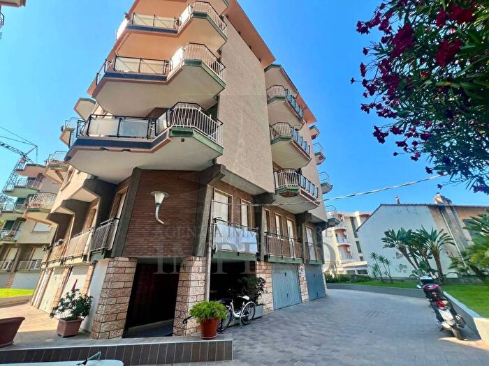 Appartamento trilocale in vendita in Via Regina Margherita, Centro, Bordighera