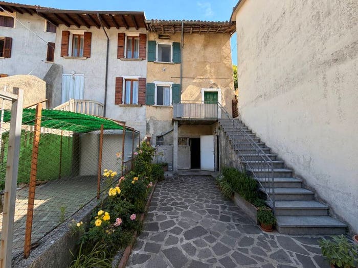 Appartamento bilocale in vendita in Via Monsignor Giacomo Tavernini, Navazzo, Gargnano