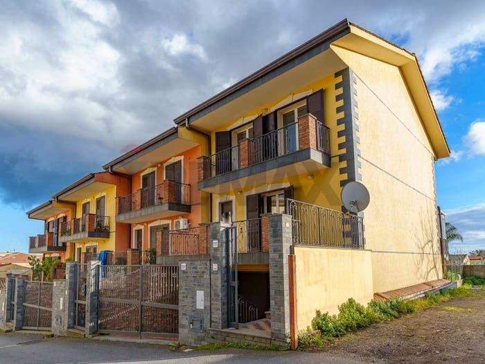 Casa con 6 locali in vendita in via torretta, Pennisi Santa Maria Ammalati Piano d'Api, Acireale