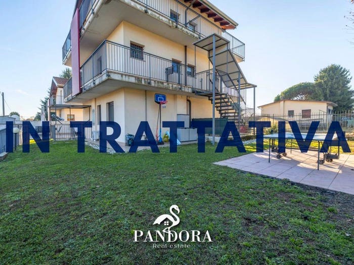 Appartamento trilocale in vendita in Via Gorizia, Casorate Sempione