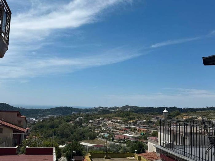 Appartamento trilocale in vendita in Via Vicinale Angogna, Agnano, Napoli