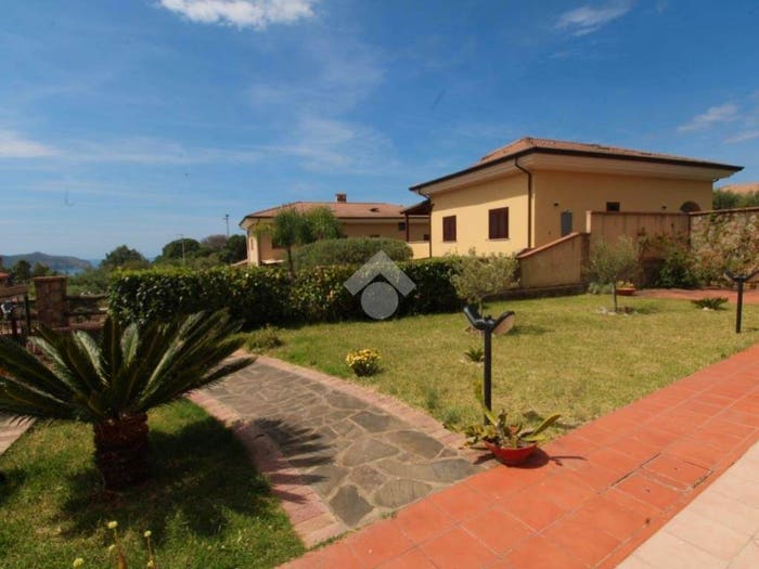 Casa trilocale in vendita in Via Villa Verde, Pisciotta