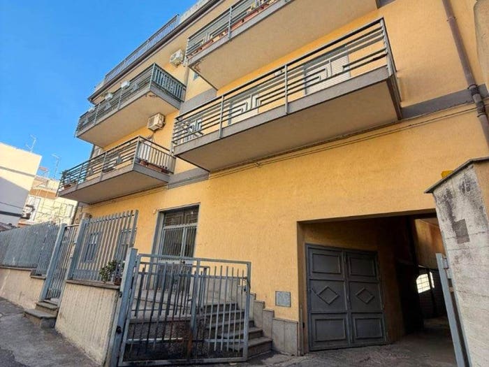 Appartamento con 5 locali in vendita in Via Sinatra, Paternò