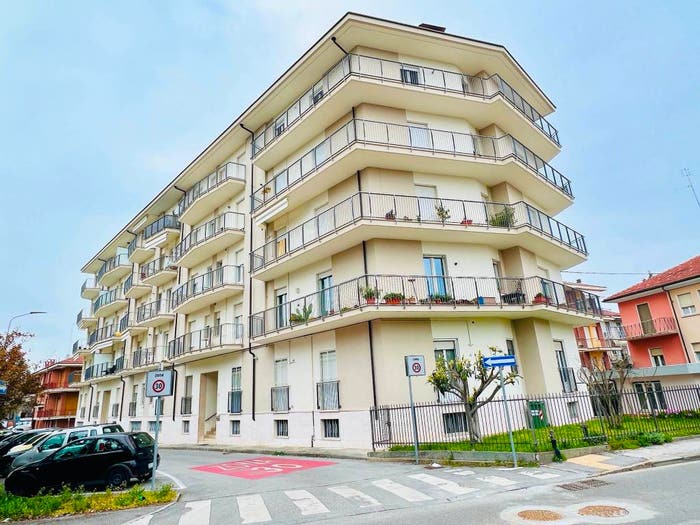 Appartamento quadrilocale in vendita in Via Santa Vittoria, Centro, Fossano