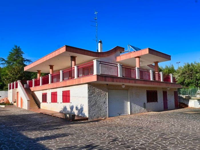 Casa con 6 locali in vendita in Strada Statale dei Trulli, Putignano