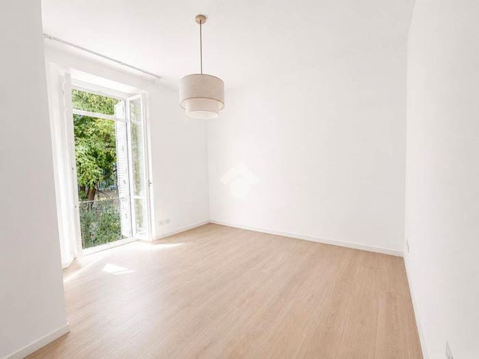 Appartamento trilocale in vendita in Buenos Aires, Milano