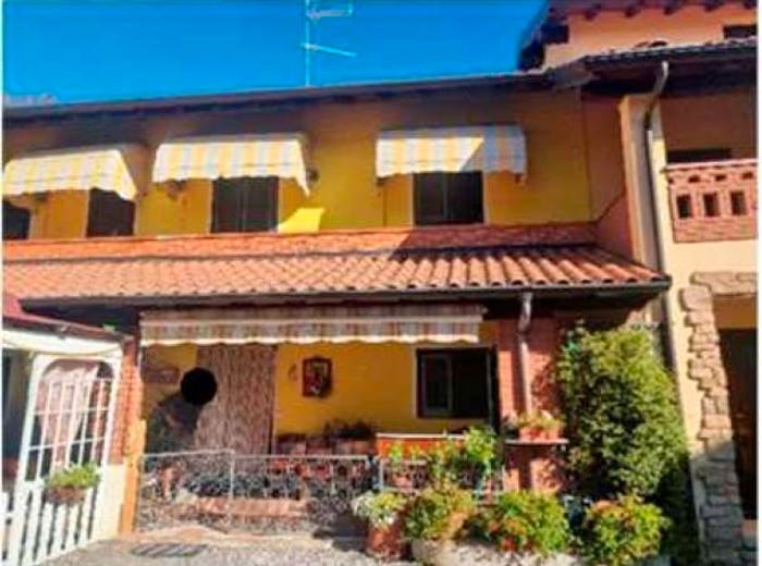 Casa quadrilocale in vendita in Vicolo Novembre, Centro, Cressa